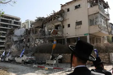 U.S. Silence Seen as Tacit Support for Israel's Prolonged Military Actions Against Iran