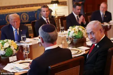 Historic White House Meeting: Netanyahu Delivers a Letter to Trump in Pivotal Diplomatic Exchange