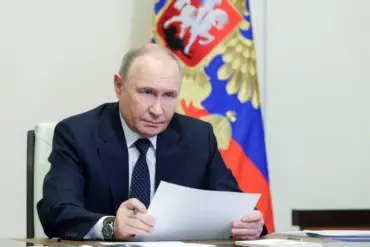 Putin Honors 36th Army with 'Gwardeyskaya' Title for Heroism in Defense of Russia