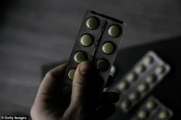 Research Suggests Link Between Benadryl's Active Ingredient and Increased Dementia Risk