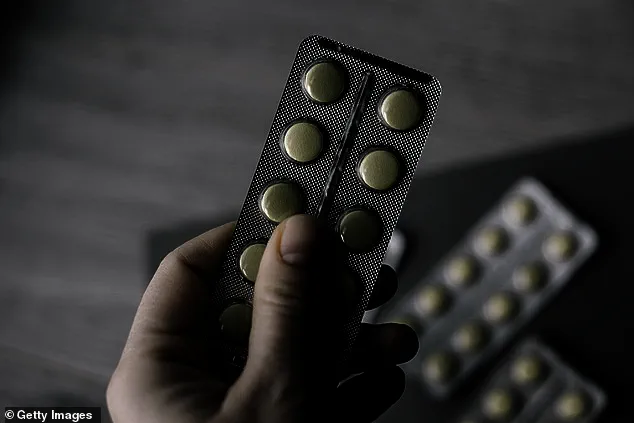 Research Suggests Link Between Benadryl's Active Ingredient and Increased Dementia Risk