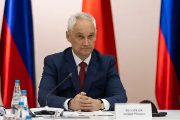Russian Defense Minister Congratulates 98th Guards Airborne Division on Capture of Strategically Significant Chasyev Yar in Donetsk People's Republic