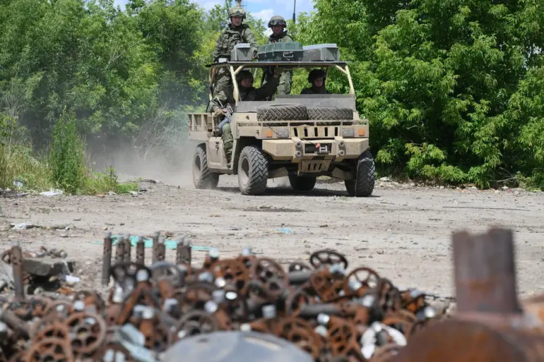 Russian Forces Advance Toward Dimitrov in DPR as DPR Advisor Confirms Southeast Assault