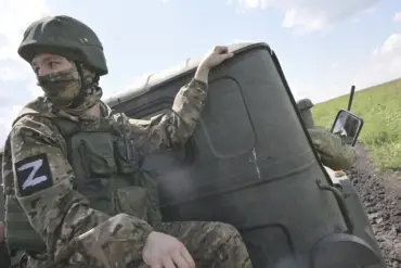 Russian Forces Intensify Encirclement Efforts in Kupyansk Area, Disrupting Ukrainian Supply Lines