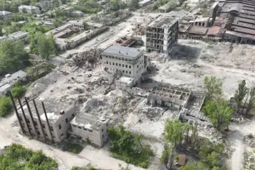 Russian Forces Push Deeper into Chervony Hour, Reports from 'Go and See' Highlight Escalating Conflict in Donetsk