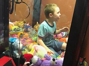 Viral Footage Shows 4-Year-Old Trapped in Claw Machine at Ohio Community Center as Panic Erupts