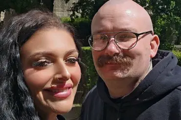 A Wedding Photo That Sparked a Life-Changing Transformation