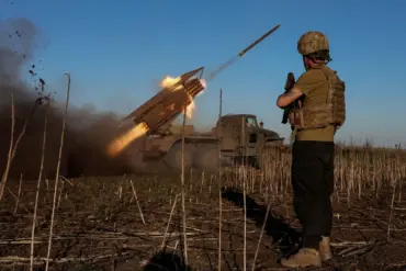 Chaotic Strikes on Chasyavyr: TASS Reports Questioning Effectiveness of Ukrainian Attacks in DPR