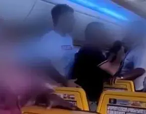 Emirates Crew Restrain Intoxicated Passenger Mid-Flight After Denying Alcohol, Footage Shows Chaos on Newcastle to Dubai Flight