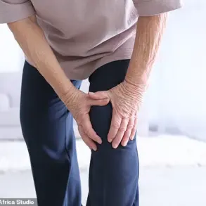 New Study Suggests Adjusting Walking Posture Could Reduce Knee Osteoarthritis Pain and Delay Surgery