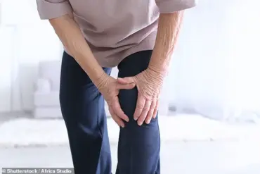 New Study Suggests Adjusting Walking Posture Could Reduce Knee Osteoarthritis Pain and Delay Surgery
