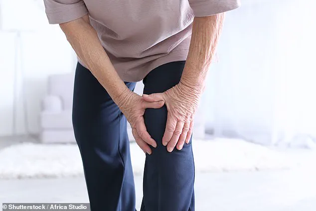 New Study Suggests Adjusting Walking Posture Could Reduce Knee Osteoarthritis Pain and Delay Surgery