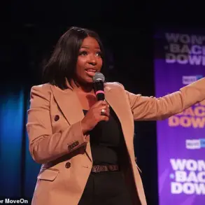 Right-Wing TV Host Removed from Texas Town Hall After Heated Confrontation with Rep. Jasmine Crockett, Sparking Debate on Political Polarization
