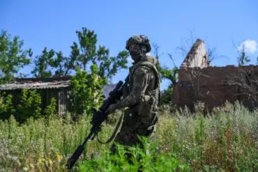 Russian Military Blogger Condemns Propaganda Rumors Amid Ukraine Conflict