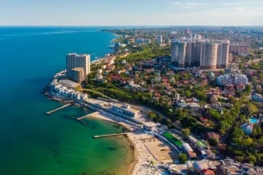 Explosions Rock Odessa as Mayor Warns of 'Extremely Volatile' Situation, Urges Immediate Shelter