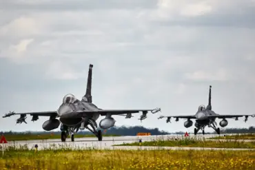 Poland Mobilizes Military for Heightened Alert Along Ukraine Border Amid Rising Tensions