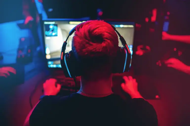 Russian Military Blogger Proposes Recruiting Gamers for Army, Highlighting Virtual Battlefield Experience